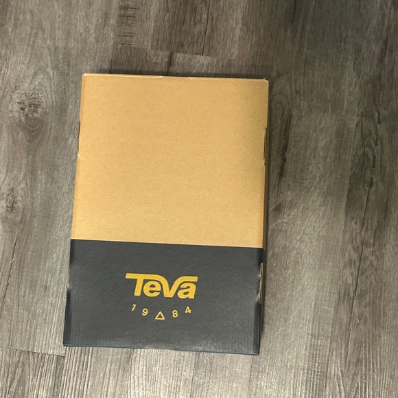 Brand New Teva Midform Boot 6.5 - Picture 10 of 11